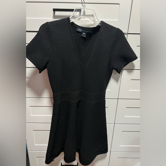 French Connection Textured Geometric Top Design Stretchy Shrt Sleeve Dress Sz 8 - Picture 3 of 10